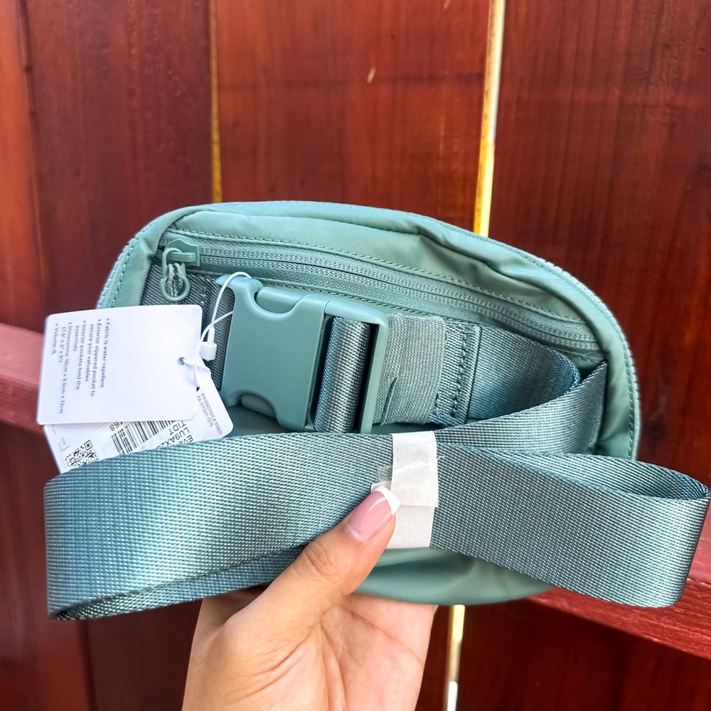 Tidewater Teal belt bag